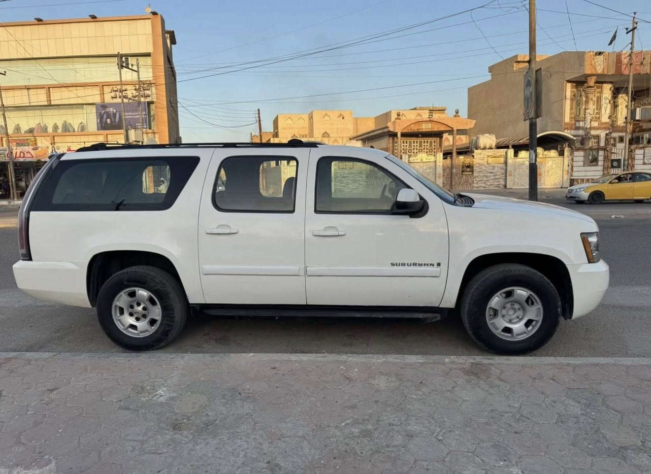 سوبربان (تاهو طويله) للبيع موديل 2007 مكفوله من الأصوليات محرك جديد قبل شهرين شاده مال كصه كير جيد جداً تبريد وكهربائيات شغاله حادثها من امريكا تكمه وبالعراق جاملغ خلفي ضربه بسيطه بارد وقبل سبوعين مكملها سمكره وبوليش لاماكن خياسات بسيطات والسياره جاهزه مال جناي ما مشتغل بيها خط صالها سنه ونص خطها ناصريه بغداد هيئه وغرامات مصفره والسعر 125 وبي مجال السياره موجوده بالعماره *********** الاتصال ع الرقم
