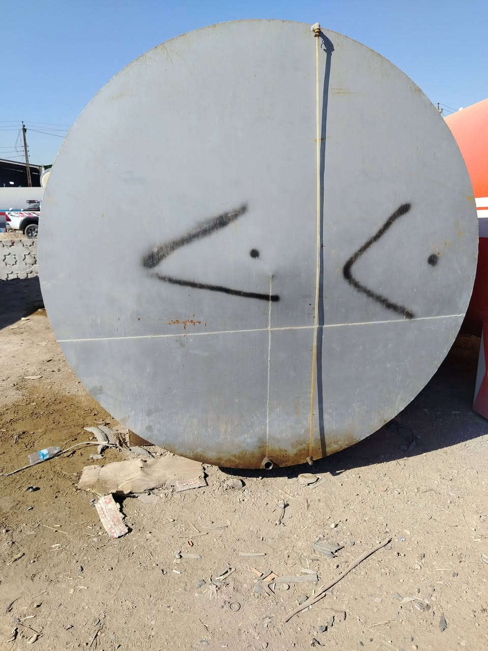 سلام وعليكم من رخصت أدمن عندي تانكي 20 ألف مستعمل شي قليل مكاني بغداد جرف النداف ***********
