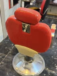 كرسي حلاقة • نظافة ٩٠٪