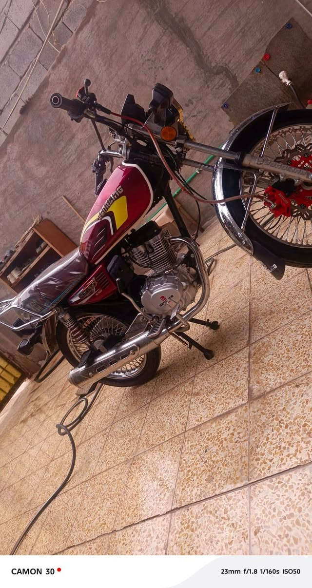 السلام عليكم تايكر للبيع موديل 25 الدراجة زيرو من معرض علي سيزر نازلة بل 25/12/18 ماشية 4000 آلاف  السعر 625 وبيها مجال للشراي والدراجة مستعجل على بيعتها لان عندي ظرف طارء  رقم الهاتف ***********
