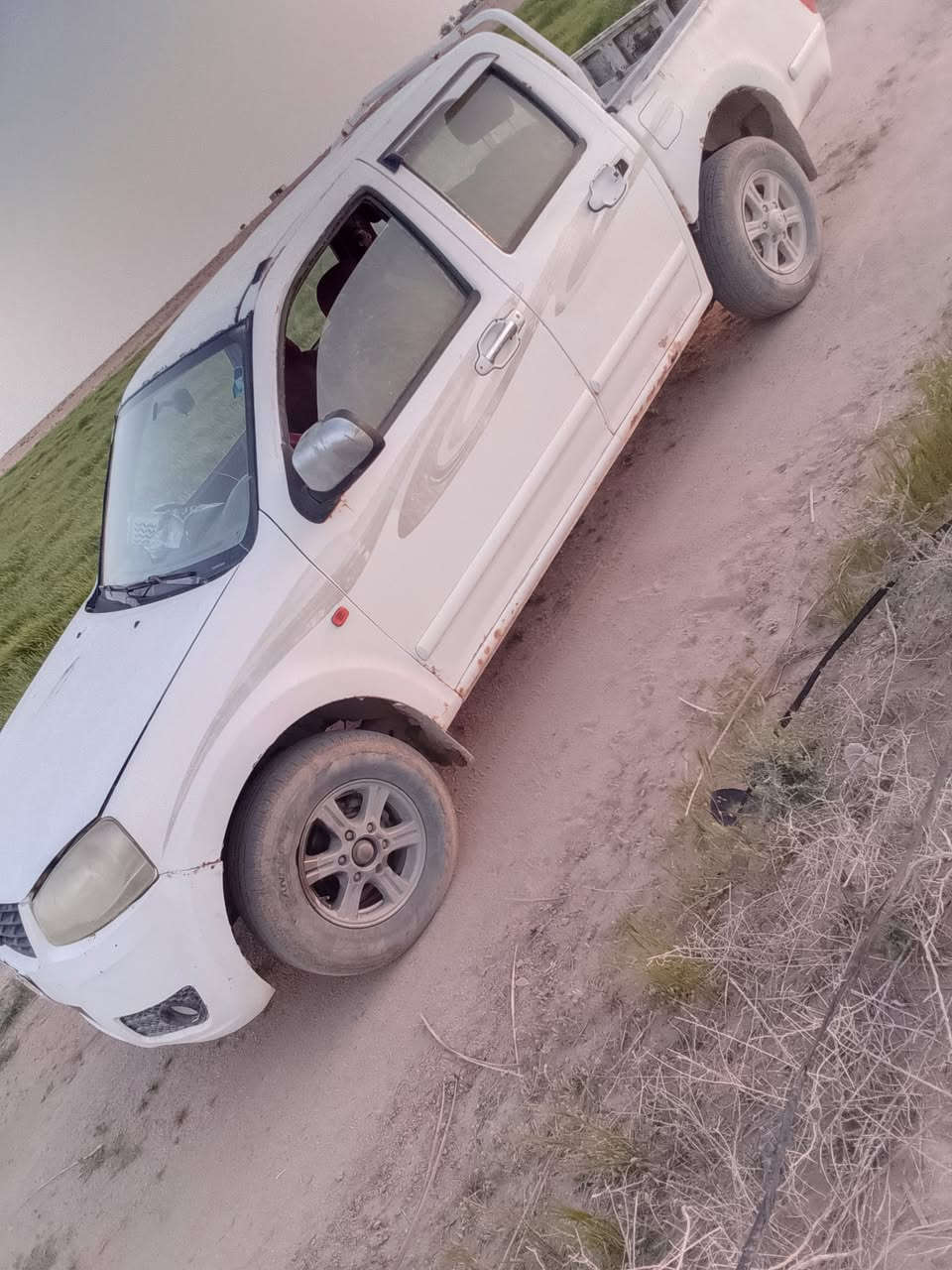 سلام عليكم كريت البيع  مكينه وكير وشاصي كفاله والكشر شوف العين رقم بصره  سياره بيه غاصرين المكان البصره مزارع ام عنيج السعر 38.   ***********
