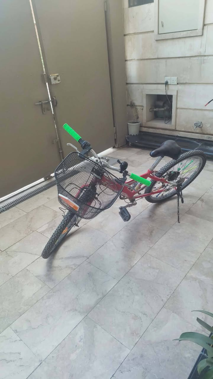 قيم واخذ مكانهن بغداد زيونه ***********
