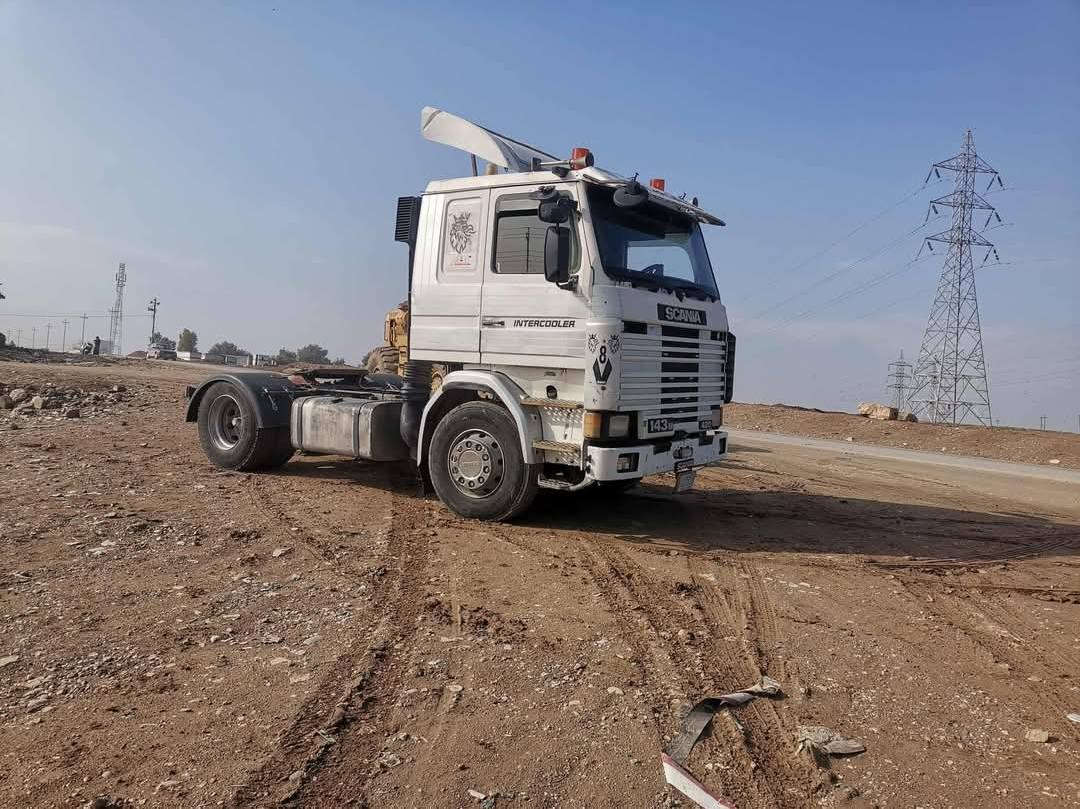 سكانيا 143 مكفوله كفاله عامه هزه جديده رقم نينوئ مصطره بسمي سنويه لل28 طخم تاير جديد كير اكسن شاصي كله شرط محرك به خيط بخار والباقي شرط من كل شي ***********.      /*********** ملاحضه بيع بس راس اسعر 130 وبه مجال بصيط
