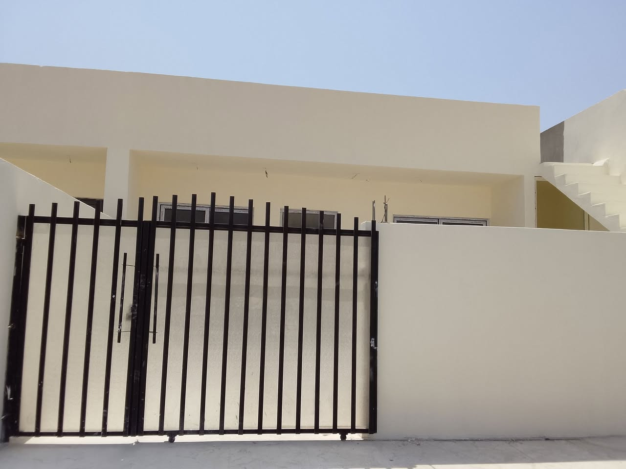 بيت %150متر حي جامعة علي شارع عام سعر 65مليون شراي ***********استفسار علي وتساب
