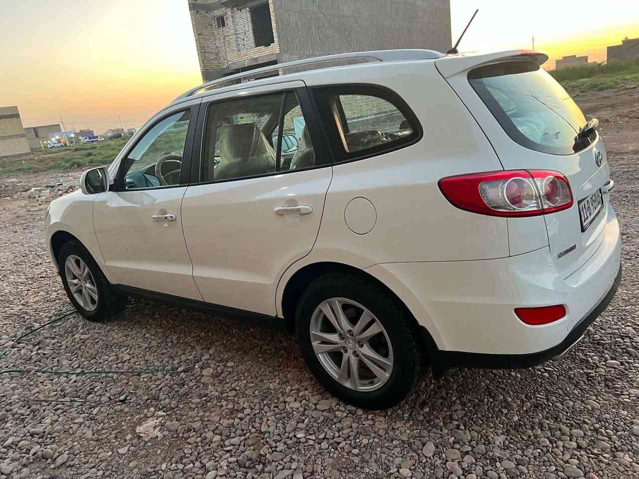 خليجي كفاله محرك سته سلندر سياره نضيفه بمعنى الكلمه
محرك 3500 السونار مرفق مع المنشور فول مواصفات 
فتحه +بصمه وغيرهن من المواصفات السياره ما ناقصه
السعر ١٦٥
 شي المكان بغداد بوابة الكاضميه 
رقم الهاتف واتساب متواجد /***********
