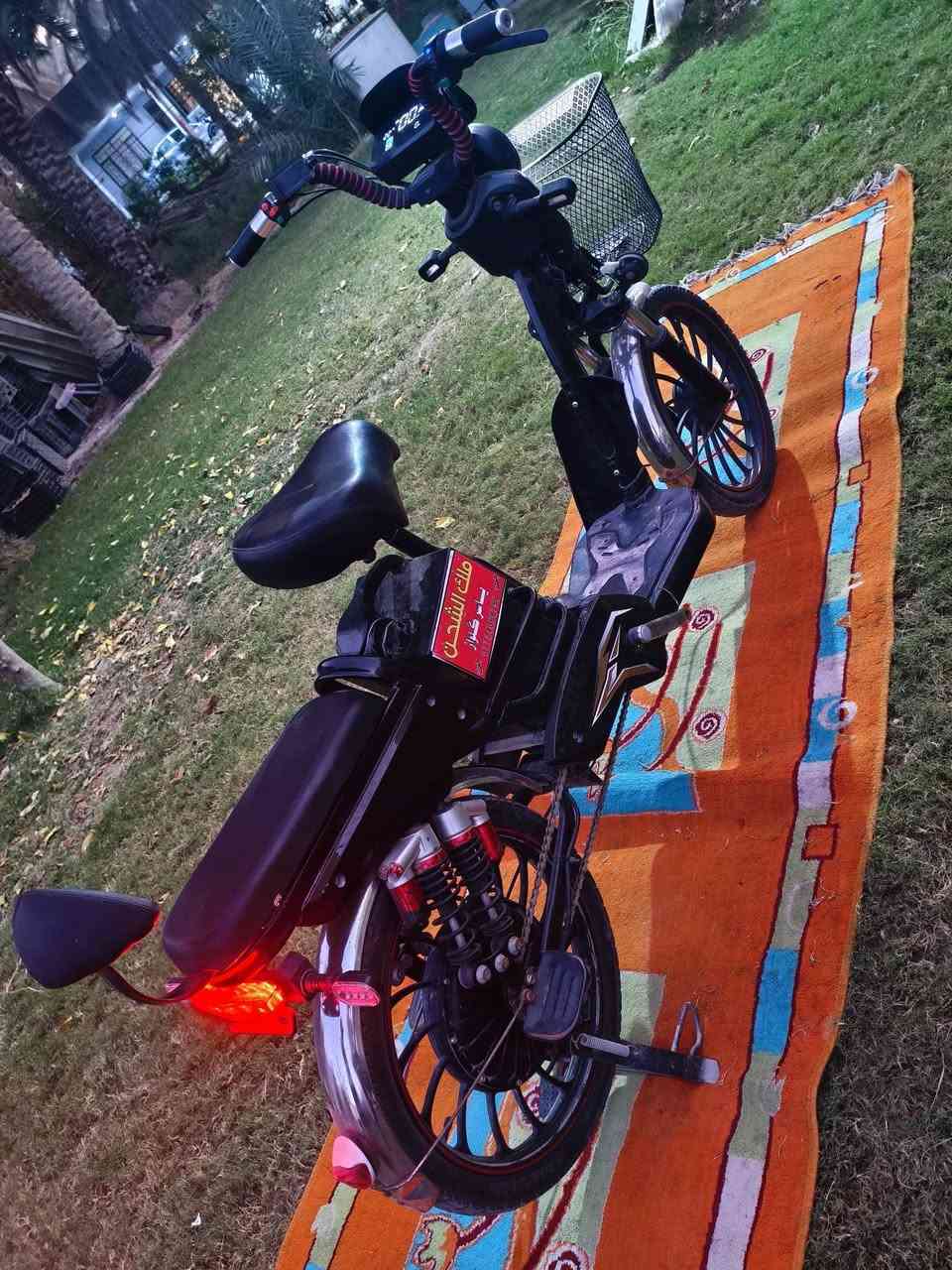 سلام عليكم بايسكل شحن للبيع مستعجل على بيعه
سعر:260الف

موديل: 2024

نضام تشغيل: سويج وبصمه

كهربائيات: اشاير يمنه_يسره_بك لايت_لايت امامي شغالات 

شاشه: دجتل قارئه للعطال

سرعه: 35-40

بايسكل نضيف وما بي اي نقص وتاخذه على فحص وبطارياته اربعه وشاحنته اصليه رقم للستفسار ‏‪0770 927 0657‬‏بس واتساب تواصل مكان كربلاء شارع بغداد مقابيل عامود54
