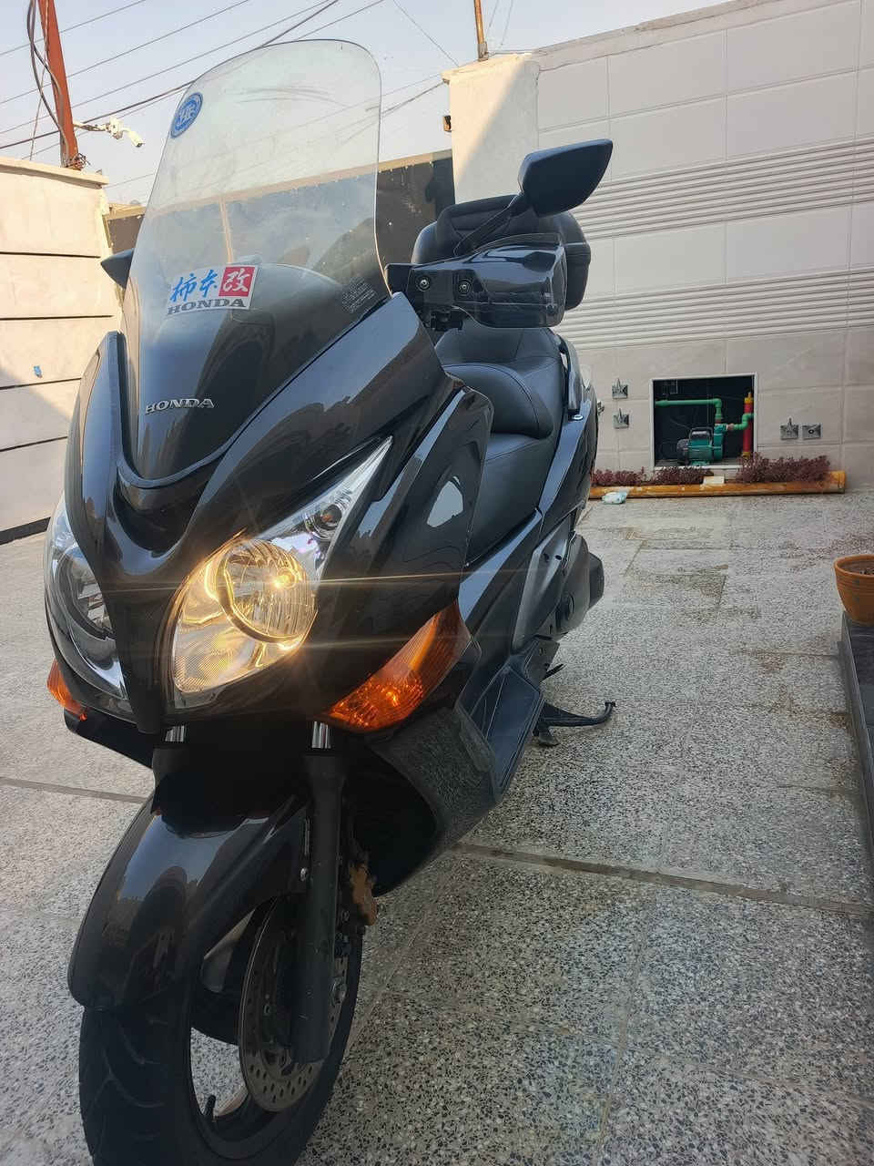 سلام عليكم دراجة سلفر ونج جيتي 400 كفالة عامة شلعة ومعدل خير من الله مكينة مكفولة ترايك وين مايعجبك 
جنطة 
عدة بلاديه
سكيورتي اوفر فجوج ذهبية ستان حساس بانزين كلة محسن دهن كله امزويل مكاني بغداد   متواجد واتساب او اتصل ***********
