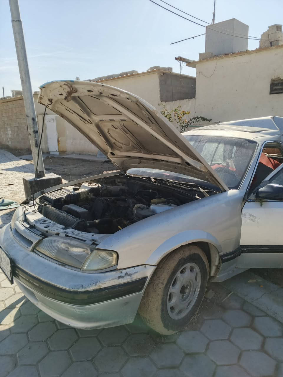 السلام عليكم برنس للبيع موديل 1994 صار بيه حادث الله يجفيكم الشر ابيع ع حادثهة ***********
