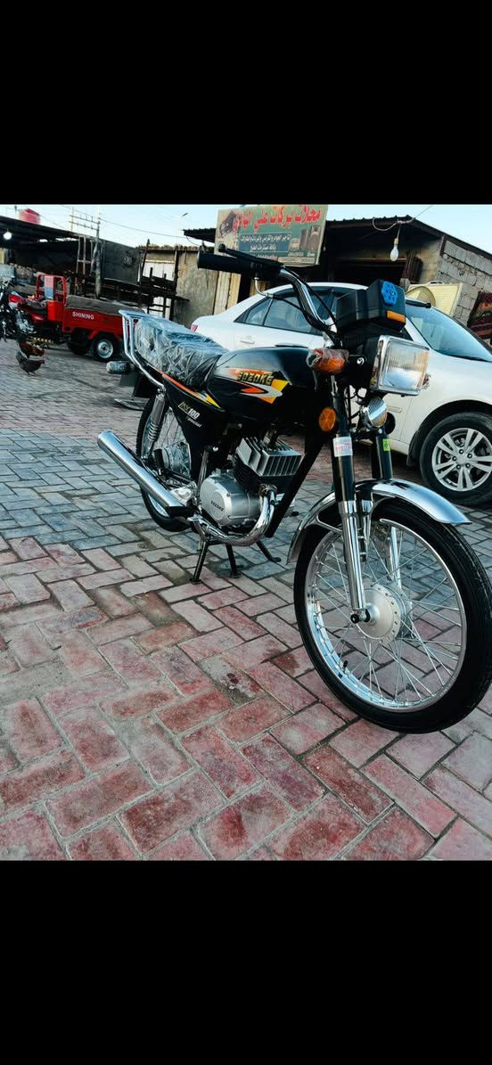 سلام عليكم ســازوكي باب اول للبيع
الدراجة كفاله اوراق سكنر للاستفسار ***********
