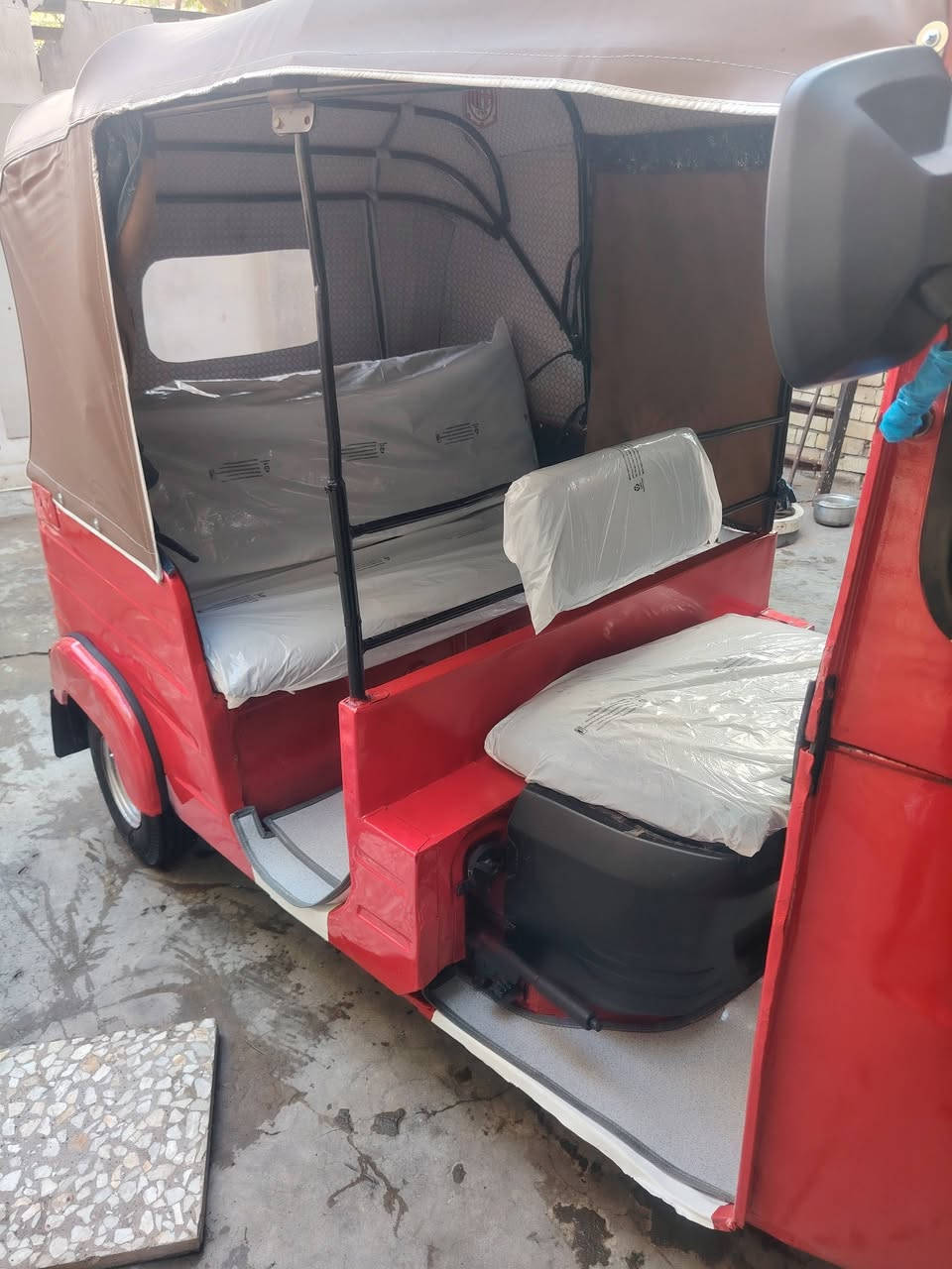 سلام عليكم للبيع 18رقم وسنويه واسط تحول وين ميعجبك معمره ومصبوغه عام تكتك حلوه تجي وتشوف مكاني بغداد سعرهه 4500 مجال شي بسيط 
***********
