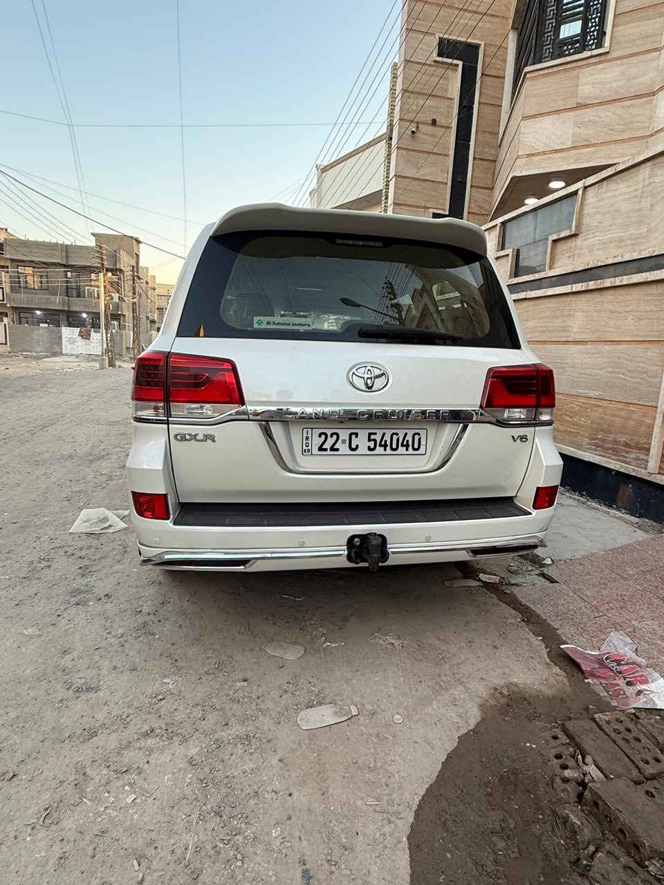 لاندكروز 2017 فطيم اصل فول 1/1 
السياره جديده بمعنى الكلمة استخدام شخصي ☑️
-مكفوله كفاله عامه ماشيه ١٢٢ ألف حقيقي 
-مري قلاب + شفط 
-فتحه سلايت 
-زراك لايت ، لايت زنون 
-4 كامرات 
-كشنات جلد اصلي كريمي 
-دبل كشن كهرباء , كشن السائق 3 دكم
-8 ايرباك 
-تشغيل عن بعد 
 مدوشمه جديد
-دبل ماوس 
-فول تحكم 
-7 راكب 
-3 قطع تبريد 
-محرك ٦ سلندر
-فورويل دفع رباعي 
-حساس اصلي ( أمامي ، خلفي ) 
-ويل 18 تخم تاير دلوب جديد وسبير منازل. 
-رقم اربيل بسمي تحويل مباشر
-عدتهه سبيرهه غراضهه كلهن مامستخدمات 
-السياره بشرط محرك كير صدر كلهه بعدهه عل وضع الشركه

💰السعر 480$ وبيهه مجال للطيبين
مكان السيارة بغداد الغزالية ***********٠ وتساب  مراوس حسب القناعه
