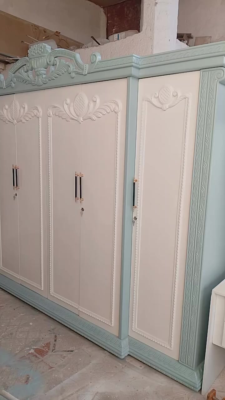 معرض سليم
غرفة نوم كويتيه إيطالية مستخدمه 6 قطع 
كنتور 
ميز مرتين
زاويه
سرير 
كومديات 2
السعر مليون و150 ألف عنوان داخل المنشور 
***********
