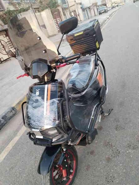 السلام عليكم ماكو شحن  النوعية USKEEZE الوحش مدرع الملف 3800 السرعة 98اربع سرعات نضام بك يرجع لي ورا ونضام تثبيت سرعا دبل اشارة مستخدم ثلاثت أشهر السعر 850وبي مجال شي قليل رقم الهاتف *********** مكان موصل ايمن
