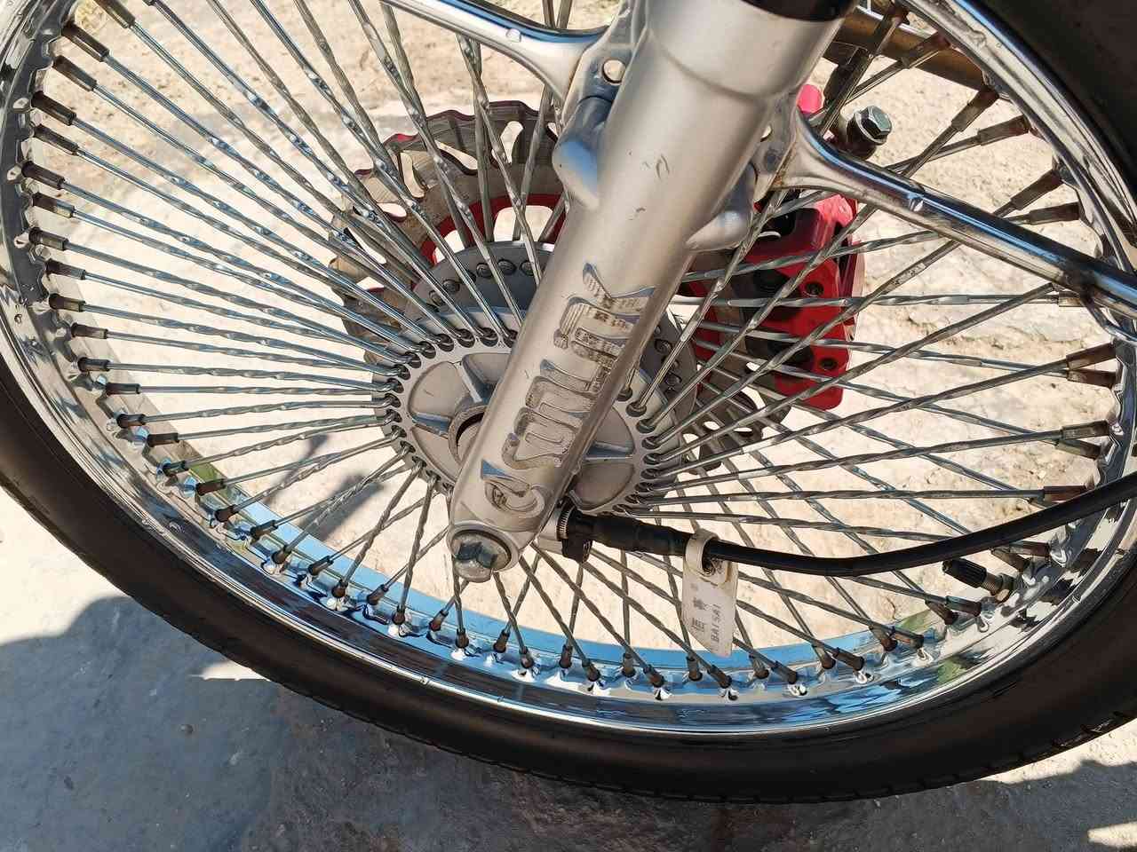 السلام عليكم دراجه للبيع موديل 24 اوراق مقفوله كفاله عامه مكان القاسم ناحيه الطليعه📞***********
