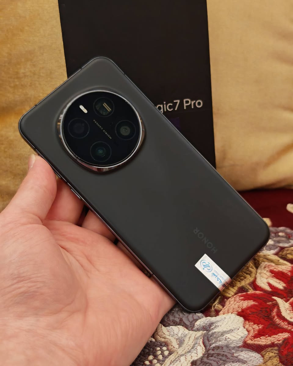 سلام عليكم. للبيع  أو مراوس جهاز هونر ماجك 7برو الجهاز أخو الجديد شخط مابي مكفول ذاكرة 512 رام 12 دبل شريحه مكفول شرط الفحص وياه كارتون سعره 875 مكاني كربلاء للتواصل على الرقم ***********
