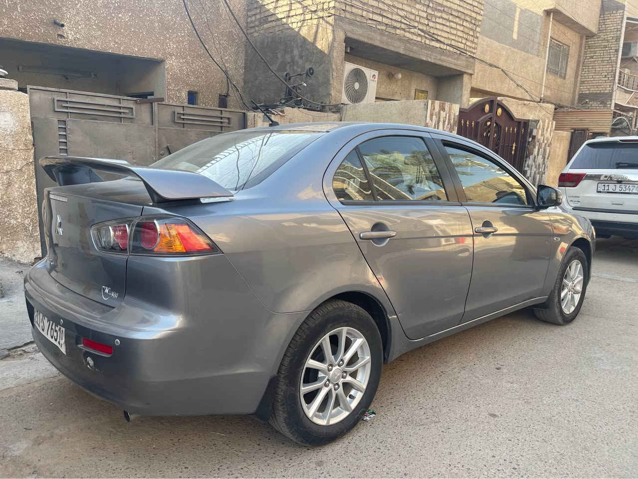 السلام عليكم

لانسر ٢٠١٦ ماشية ٤٠

مكينة كير صدر تبريد جدد 

كفالة من الصبغ 

بيهة بارد بلبنيدقليل كلش   وبلباب لخلفية هم قليل  

لسيارة جديدة كلش 

رايدهة ١١٤وبيهة مجال قليل 

مكان السيارة البياع 

رقم الهاتف *********** بغداد, العراق
