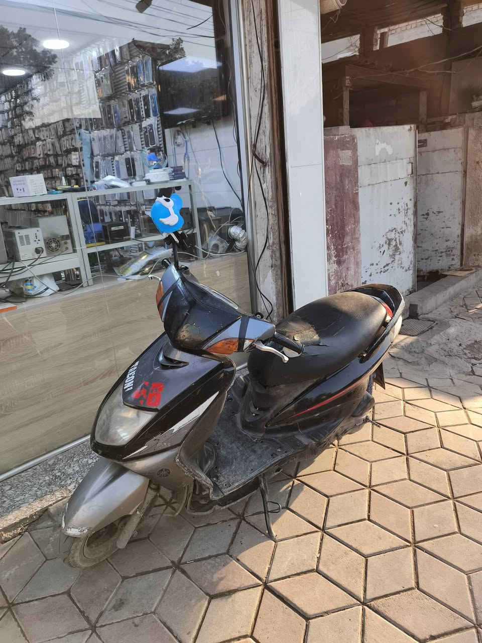 سكنس نثيه تجفيت جديد كهربائيات كامله سعر ٤٠٠ أو مراوس ماكس حته اذا انطي فرق بسيط مكاني بغداد جديده ***********
