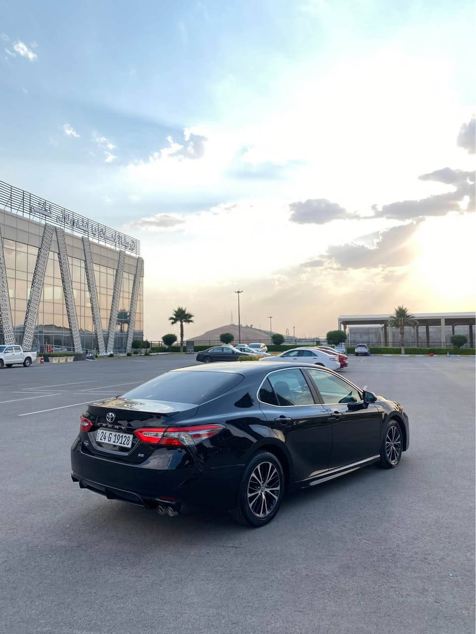 Toyota Camry SE 2019
سيارة كلين تايتل 
مواصفات SE 
ماشية ١٠٠ مايل 
ضررها 
سيارة بدون صبغ ابد فقط بيها تعديلين و بقصة 
سعرها ١٧٨$ ورقـــة و بيها مجال 
للمزيد من المعلومات اتصل على هذا الرقم 
كورك-واتساب 
(***********) سميل, دهوك
