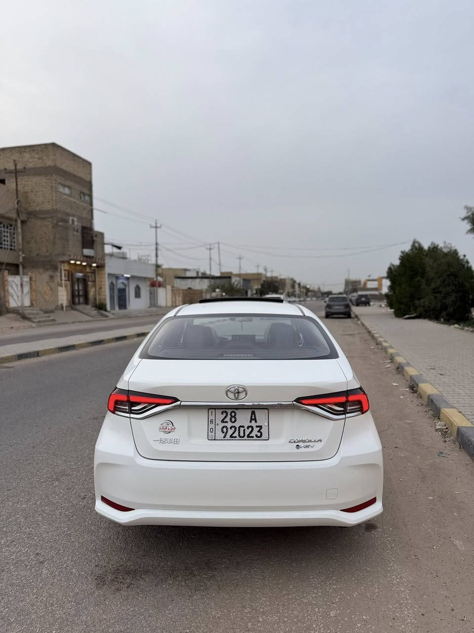 للبيع Toyota Corolla Hybrid (تويوتا كورولا هايبرد)
• كفالة عامة
 • رقم نجف باسمي
 • المشي: 20 ألف كم فقط
 • فول مواصفات (للأخير)

المميزات:
 • رادار
 • مثبت سرعة
 • داخلية جلد
 • فتحة بانوراما
 • شاشة كبيرة
 • بك لايت LED
 • لايت زنون
 • هند بريك إلكتروني
 • تشغيل بصمة

السيارة نظيفة جداً بحالة الوكالة.

📍 الموقع: النجف – حي السلام
📞 التواصل: ***********
