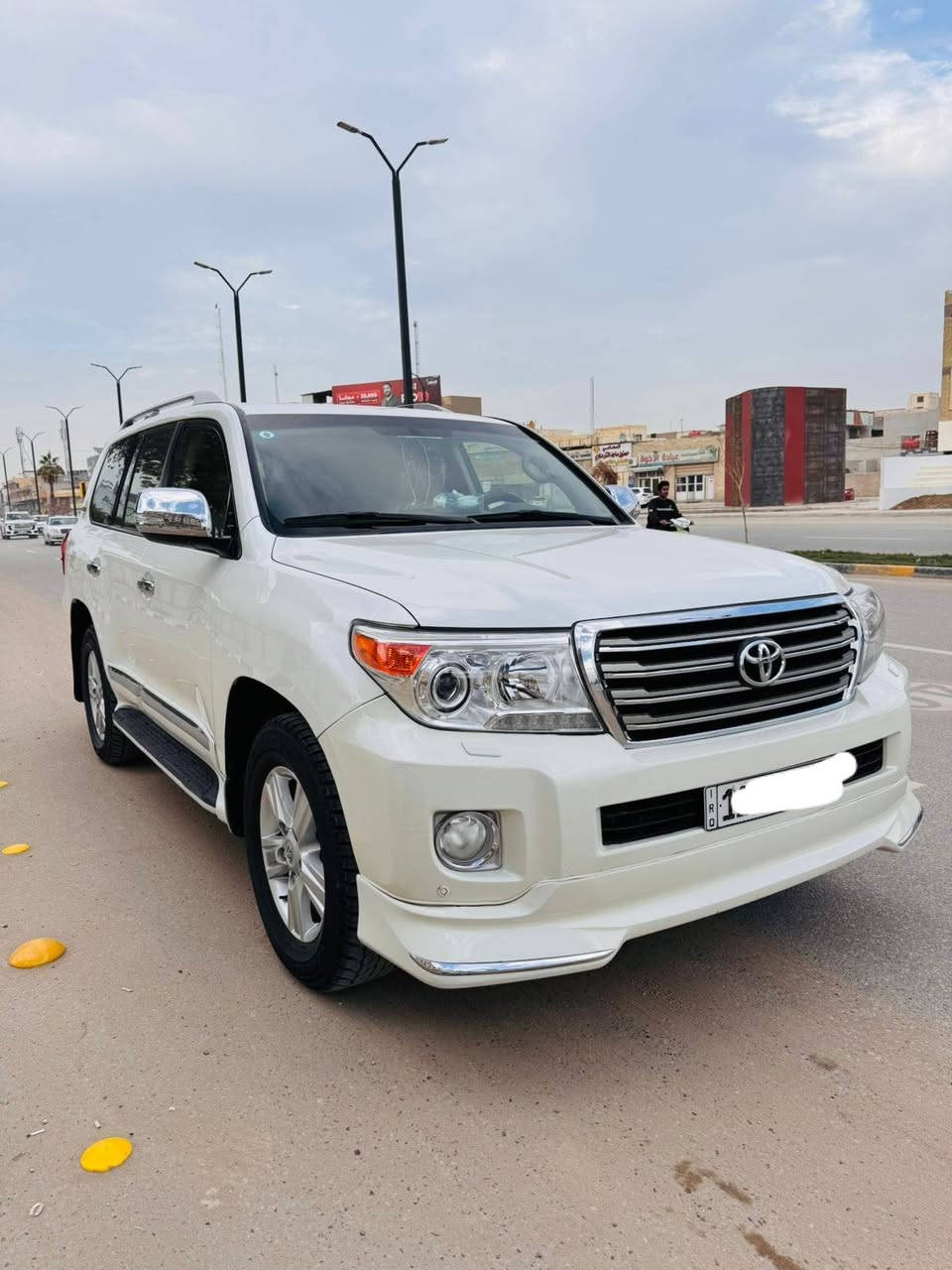 السلام عليكم للبيع لأندكروز موديل 2015 ابريم اصلي رقم بغداد الجديد دولي بسمي تحويل ثاني يوم مكفولة كفاله عامه
فول مواصفات 1/1
حساس امامي
حساس خلفي
بصمه تشغل
بصمه اوبواب
فتحه سلايت
كشنات جلد اصلي
كشن كهرباء اتلاث حركات
محرك 6 سلندر
تشغيل عن بعد
8 ايرباك 
زراكات لايت 
مري شفط و قلاب 
مثبت سرعه 
سبعه راكب 
ثلاث قطع تبريد 
تحكمات ستيرن كامله 
كامرة دوارة
مطفايه حريق 
وباقي مواصفات معروفه. 
ماشيه (89) إلف حقيقي شرط الفحص 
سعر السياره (390) $ورقه وبيها مجال مكاني بابل 
اللاستفسار على رقم ***********
