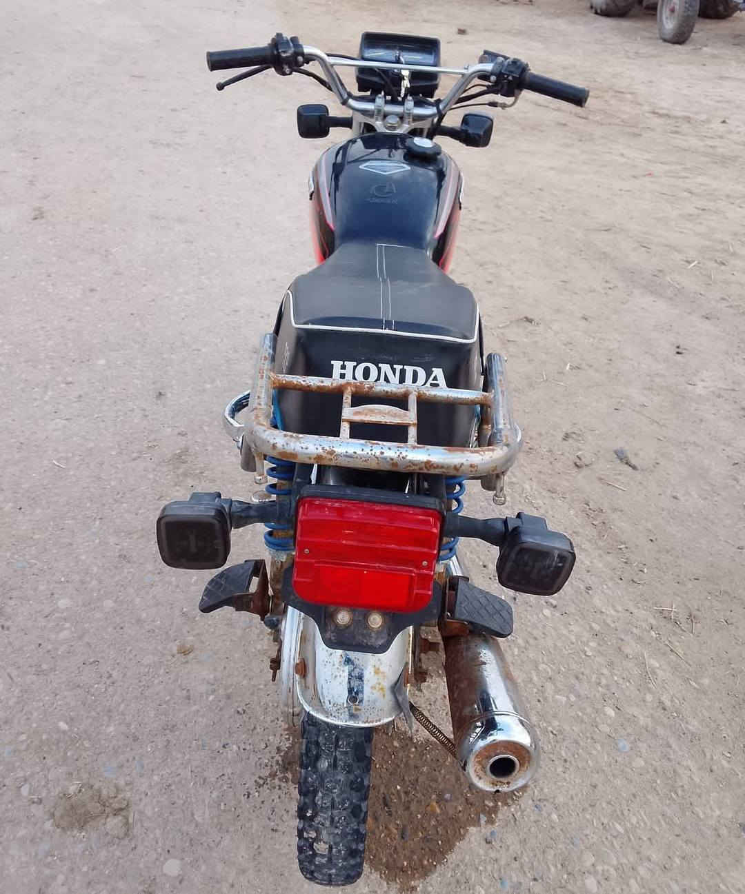 سلام عليكم دراجه سافان البيع
دراجه نضيفه وكلشي ما بيه الرقم ‏‪***********‬‏
