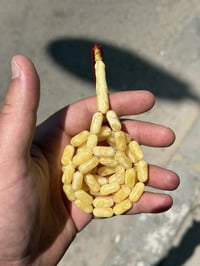 كهرب حر طبيعي صنوبري مبركع بياض  عدد الحبات ٤٩ حبة  الوزن ٣٣ غرام  للا...