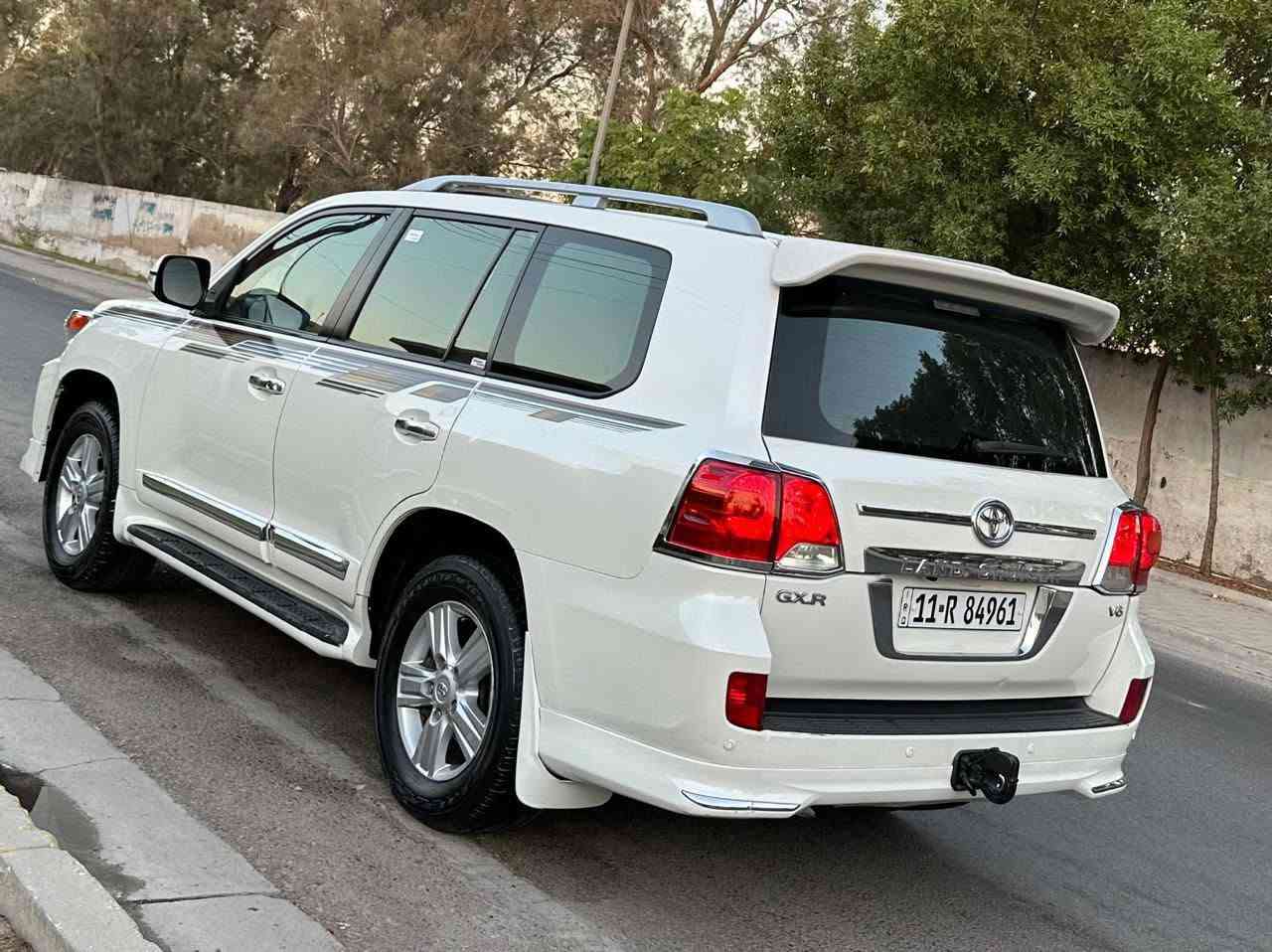 سلام عليكم تيوتا لاندكروز 2014  بريم اصلي  GXR السياره كفاله من كلشي
ح6سلندر رقم بغداد مميزز  مشروع وطني بسمي تحويل مباشر 
(سعر340 )
موصفات 
سلايت روف 
فور ويل 
مري قلاب 
ابواب بصمتين
كشنات جلد 
كشن كهرباء 3دكم
اشاير مري
جام اوتو
لايت زنون 
تبريد ثلاث قطع 
ثلاجه
7 راكب 
‏‎تحكم استيرن
السيارة حيل جديده 
كير محرك كله بشرط 
تخم تاير جديده 
السياره جاهزه من كلشي
مكاني بغداد قرب مطار بغداد 
رقمي *********** 
***********
