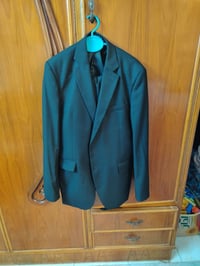 أسود • قياس ٥٢ • نضيف