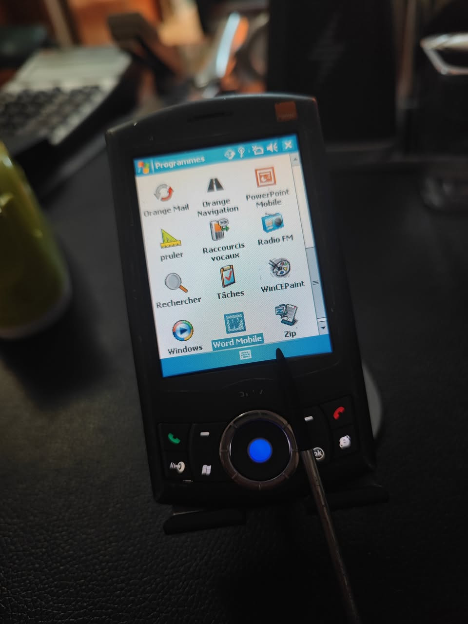 موبايل نظام وندوز بالكامل 
***********
***********
