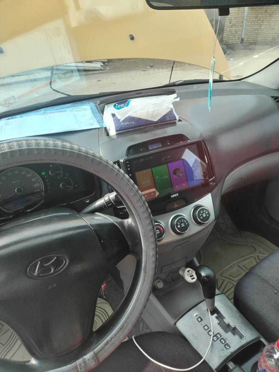 سلام عليكم سيارة انتره وارد خليجي رقم ميسان باسمي سنويه للفين اوتلاثين مديل 2009محرك الف او ستميه دكشن عالي سيارة جاهزه لااخير سعر 96 اوبيه مجال حك جيه ***********
