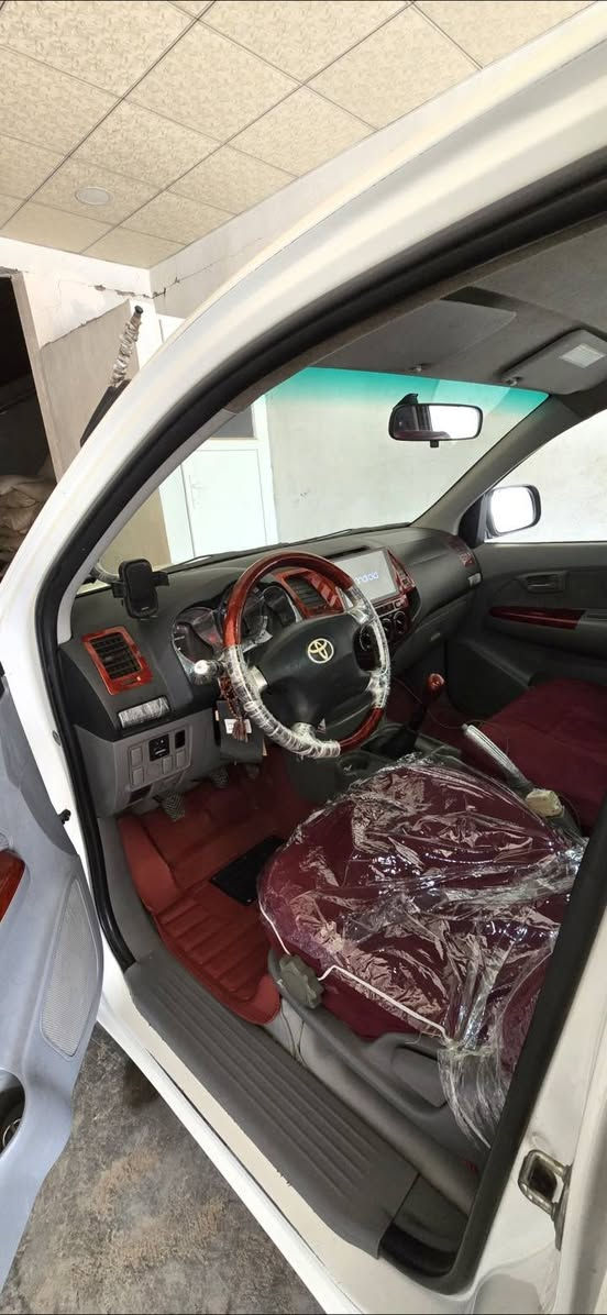 Toyota hilux
تویتە مەرزیە ٢٠١١ فەلاحی سەیارەکە زۆر پاک مایتەوە  ٣ جێ سارد هەیە لای بەگلاید کەمێک سبوخە پێشی کەپس نوقتەی نیە لەسەر دەقی بلادی
رەقەم سەنەوی تا ٢٠٣٠ نوێیە هەزەی نوێە بە ناوی   خۆمە گێڕو مەکینەی بەشەرت تەقەو رەقەی نیە نرخی 163 ورقە محامەلە 
شوێن هەولێر  رەقەم مۆبایل ***********
