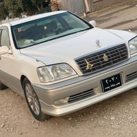 ٢٠٠٠ • مكينة ١٧٥ • بلا عيب