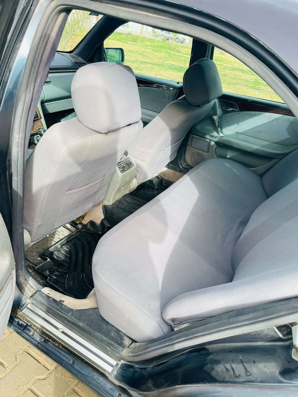 السلام عليكم ورحمة الله وبركاته مارسيدس ام عيون للبيع مديل ٩٦ محرك فيشه وبطل جديد تخم تاير جديد ترايك وين ميعجبك السعر ٥٥ مكاني نجف ***********
