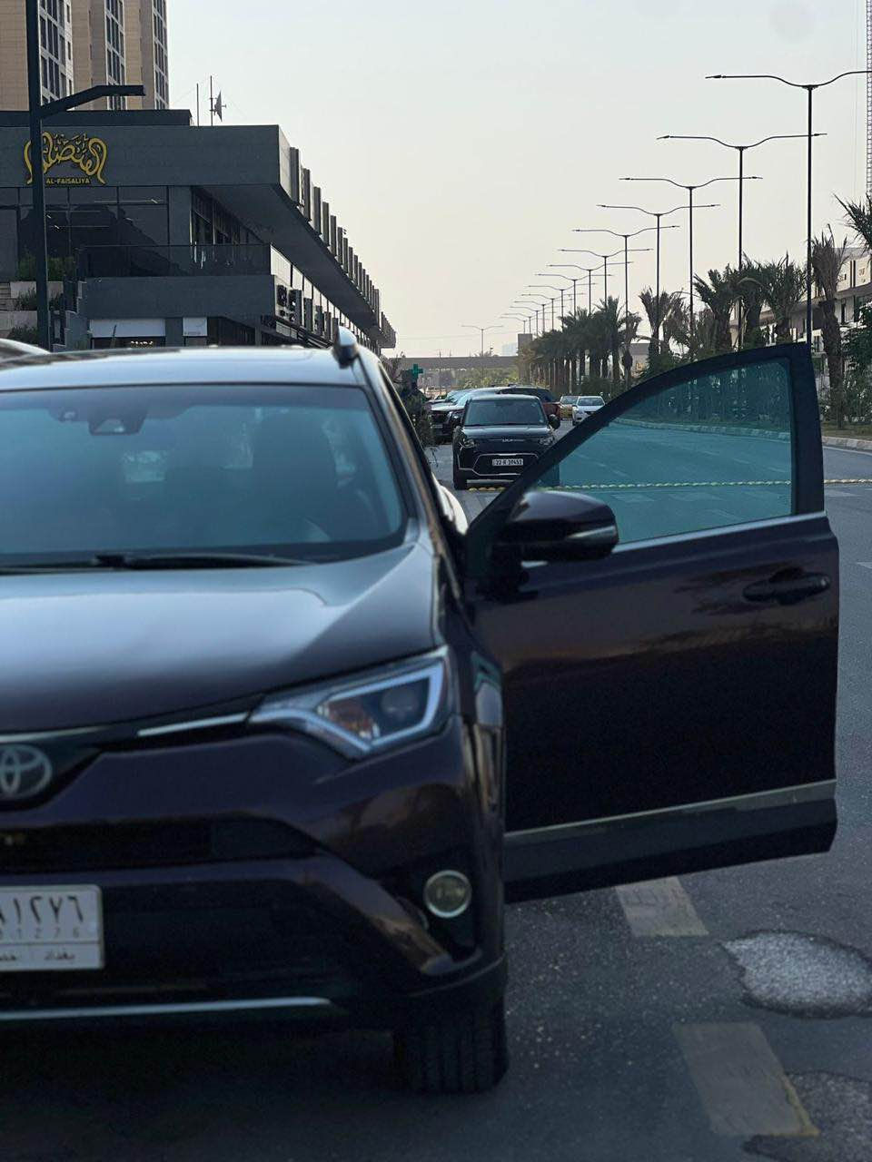 السلام عليكم 
راف فور 2018 للبيع 
محرك 2.5
السياره فول مواصفات 
XLE
صور الحادث بل منشور 
ايرباك الستيرن 
ماشيه 70 الف كيلو 
السياره خير من الله كلشي مناقصهه 
اللاستفسار ***********
السعر 182 وبيهه مجال 
مكانهه بغداد العامريه Colombo, Sri Lanka
