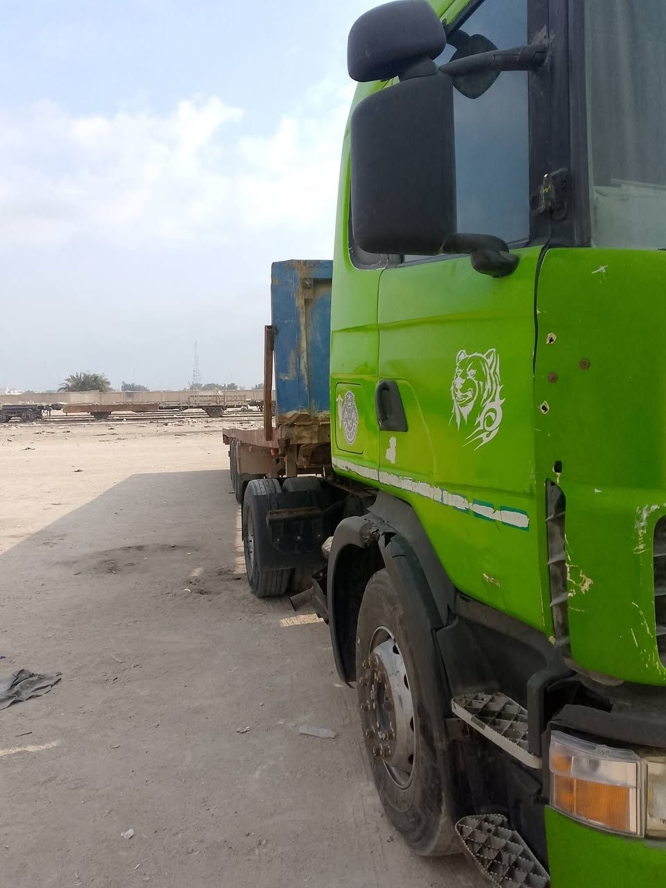 سلام عليكم سكانيه البيع مديل 2001راس وعربانه رقم اربيل بيه وكاله سياره جاهزه الشقل رقم الهاتف ***********
