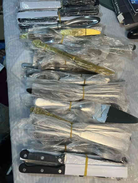 توضيح بلفيديو القطعه. شلع على 500 دينار 
*********** 

يوجد توصيل جميع الحافظات 

خاص وواتساب
