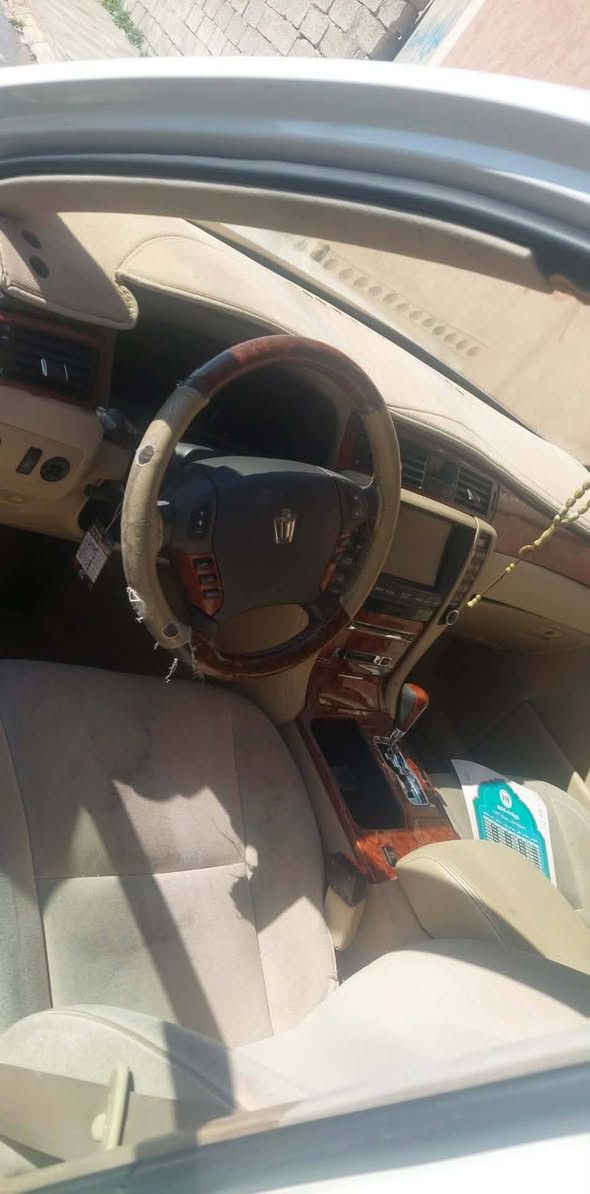 سڵاوی خوا لە گشت لایەک
شاهینە مووس  مووس ١٨٢گێڕوو مەکینە گەورە
 ناو دەرەوەی جوانە یەک چەمەلەقی بۆیاخە
درگایەکیشی تۆزێ قوپاوە کارە بای بەشەرت سەقفی زۆر جوانە ماڵی دۆستە برێکی نە بەسراوە تەقەو ڕەقەی لە سەدا ٨٠باشە کامێرایە
کۆدی بۆ نەکراوە سعری ٥٨گەڵا کۆتای تکایە بۆ مەعا مەلە پەیوەندی مەکەن  شۆێن عەربەت
***********فایبەرو وەتساپی ئیش ئەکات السليمانية, العراق
