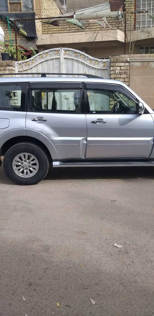 سلام عليكم  باجيرو خليجي  2010طخ بخشم البنيد وشبر بجملخ الايمن  نص موصفات سياره مال بيت  *********** خابر وبيك خير ودلل
