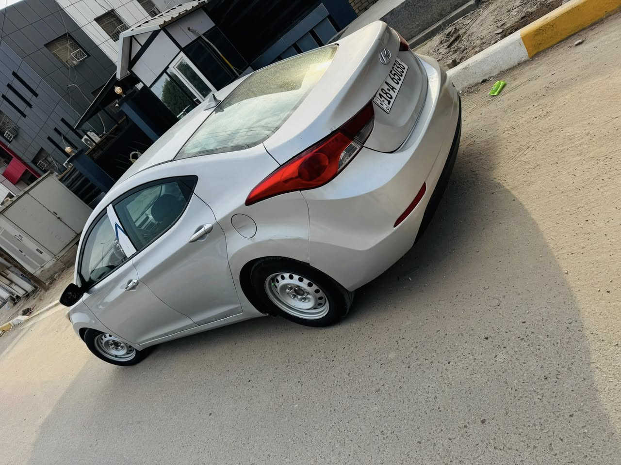 سلام عليكم للبيع النترا موديل 2015 حادث جاملغ خلفي وباب خلفي جهت سايق وبنيد  سعره 105 وبيه مجال مكان بابل الحله اتصال ***********
