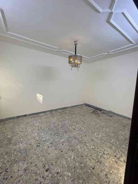 #للايجار 120 متر شارع نخل 🌴شارع عرض 30 م  يرهم تجاري او سكني 
يحتوي عل غرفتين صاله مطبخ صحيات كراج سطح

للاسـتفسـار الاتـصال علـى الارقـام التـاليه  او زيـاره مكـتب عبدالله الرفيـعي السيـديه_شارع الضـباط_ مقابل مجـمع لحـوم جويـلي 
***********
مكتب عبدالله الرفيعي
مؤمن الوليد للاستثمار العقاري
‏‭0770 010 5930‬
━━━━━━━━━━━━━━━
#بيت #عقارات #منزل #بيع #وساطة_عقارية
#شركة #سيدية #بغداد #عراق
#عقارات_السيدية
#عقارات_الكرخ #ايجار_تجاري
#بنايات_سكنية
#عقارات_القادسية #عقارات_اليرموك #عقارات_المنصور
#عقارات_الحارثية #عقارات_الكاظمية #عقارات_الاعظمية
#عقارات_العطيفية #عقارات_حي_الجامعة
