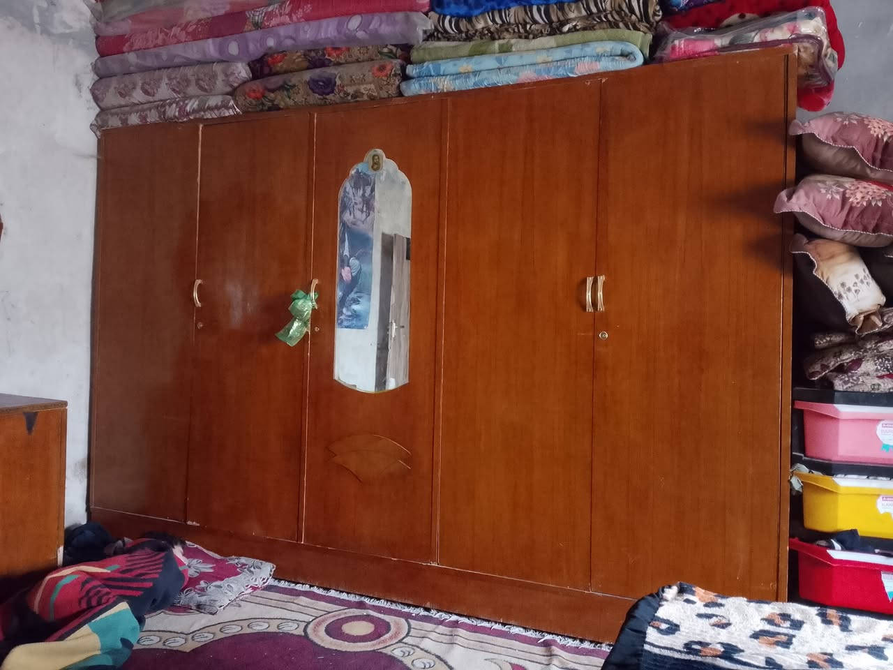 اسلام عليكم عندي غرفه النوم للبيع ستفسار على رقم ***********
