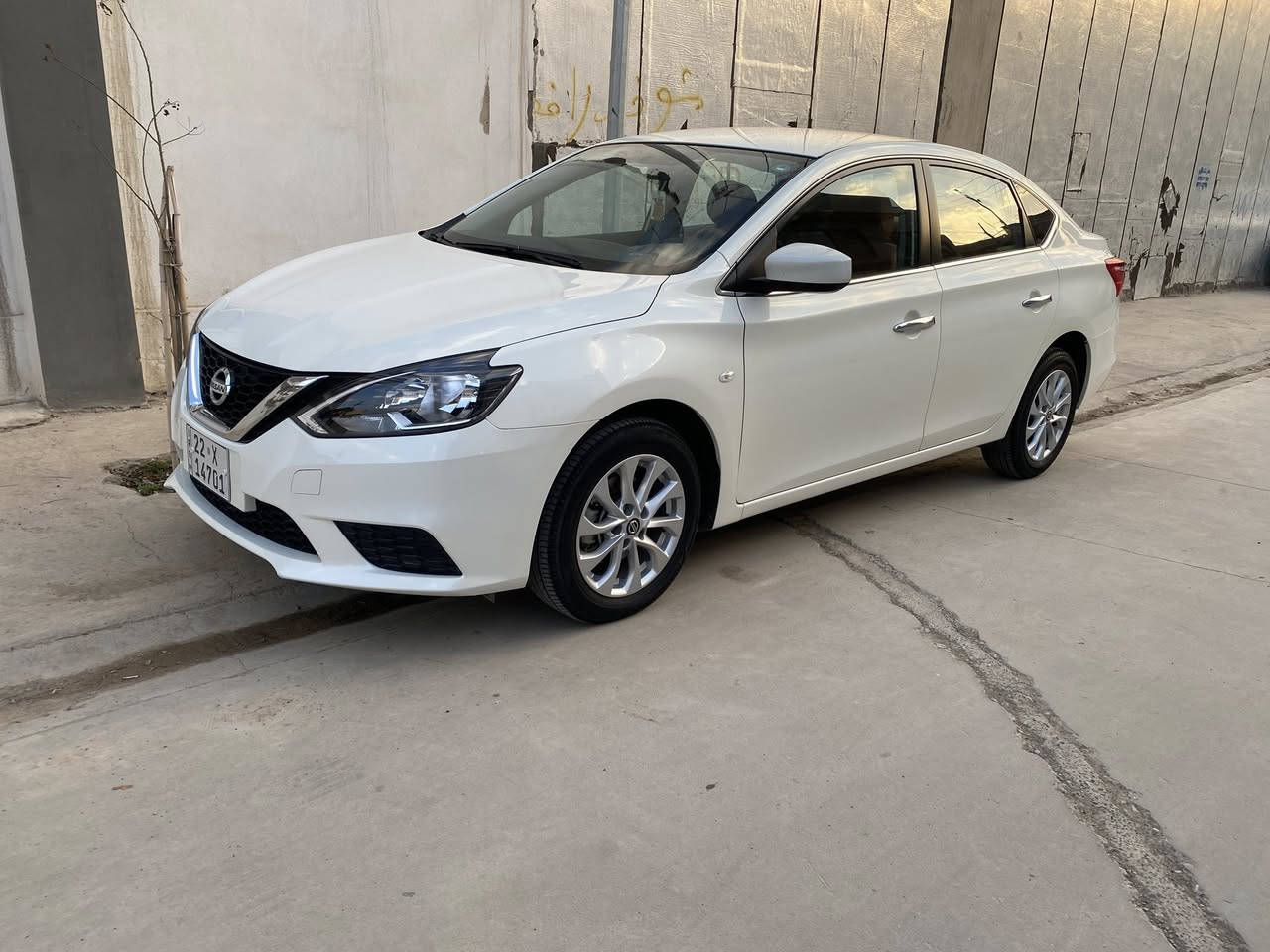 بسم الله الرحمن الرحيم. نيسان سنترا موديل 2025. ماشي 26 قابل للزيادة. سيارة مكفولة من الصبغ   داخل جلد مشمشي. سيارة بس بيها ملاحظة بصيط شوية.اني اول وكيل. مكان سيارة كركوك 
سعر سيارة 124 بيها مجال 
***********
