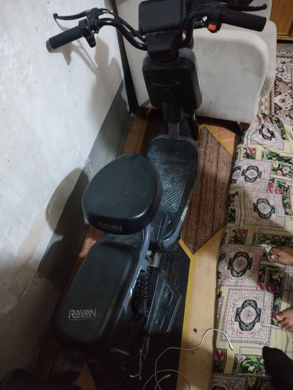 سلام عليكم 
بيسكل شحن شغال بس عوزه شاحنه شاحنته عاطله 
السعر 200 قفل رقمي لتواصل ***********
مكاني الوفاء الف دار شوفه البيسكل ستعمال شهر عطل الشاحنه بعد ما طلع كدامكم 
#شهداء_سيف_سعد
#الوفاء
#الولايه
#الحر
#الف_دار
#كربلاء
