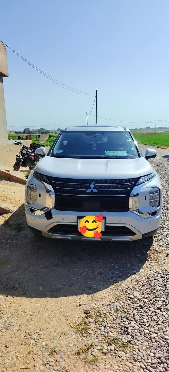 Mitsubishi Outlander SE
للبيع مقدمة ١٥٠ ورقة والباقي قصط شهري او مده

الموديل : 2023

اللون : ابيض

عداد المسافة : 33 الف مايل

حجم المحرك : 4 سلندر (2.5L)

الضرر : كما موضح بالصور

رقم كركوك

المواصفات : SE

تشغيل بصمة
ابواب بصمة
هاند بريك بصمة
دخول ذكي بصمة 
4 كاميرات 360 درجه 
تبريد قطعيتن امامي وخلفي
صندوق كهربائي
مراية اشارة ورادار 
ويل كروم
تحكمات استيرن
اضاءات زينون كامل امامي وخلفي
حساسات امامي خلفي
رادار مانع تصادم امامي 
تحكمات ستيرن جهتين 
كروس سرعة
كير شفتات خلف الستيرن 
وضعيات قيادة 6  
نظام اوتو هولد 
نظام مانع الانزلاق 
عدد المقاعد 7 راكب 
وبقية المواصفات المعروفه
الموقع كركوك الزاب شميط 
‏‎للاتصال والاستفسار :

***********
