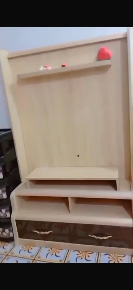 غرفه نوم للبيع
جديده مابيهه ولا كسر 
السعر 650الف وبيهه مجال
الزراعه الثانيه قرب مشتشفى الرازي 
***********
