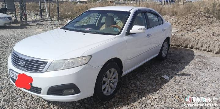 كيا اوبتيما للبيع 2010 السعر127 وبيه مجال ***********
