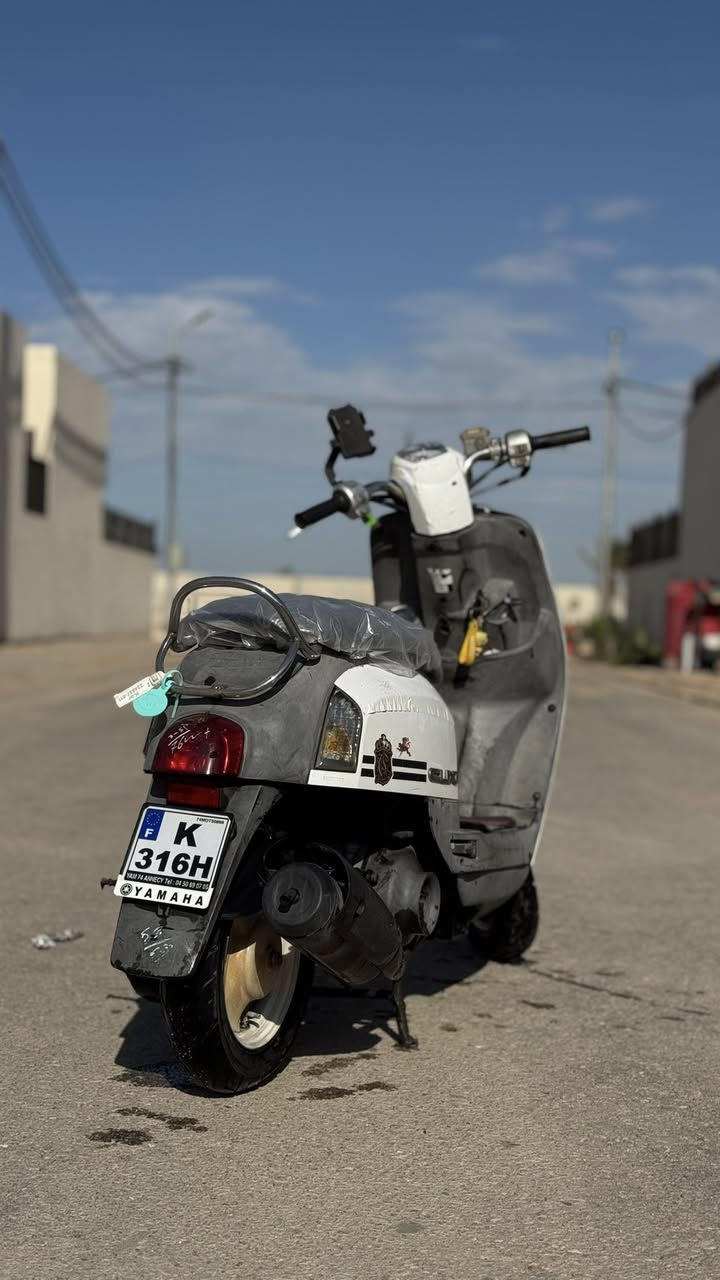 بوليس حاويه ما عايزه اي شي كله جاهزه برغي ما مفتوح بيه مكان نجف ويله او تايرع الكدام موجود سعر 900 بيه مجال  هذه رقمي ***********
