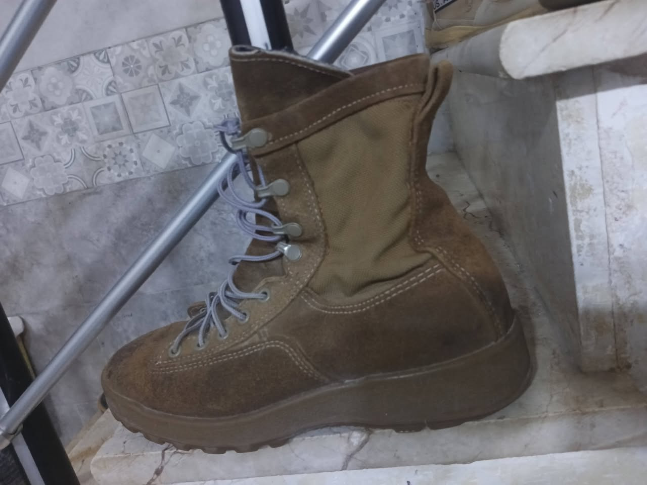 بسطال برطاني اصلي قياس 40 السعر 75 بغداد الزعفرانية وات ساب موجود ***********
