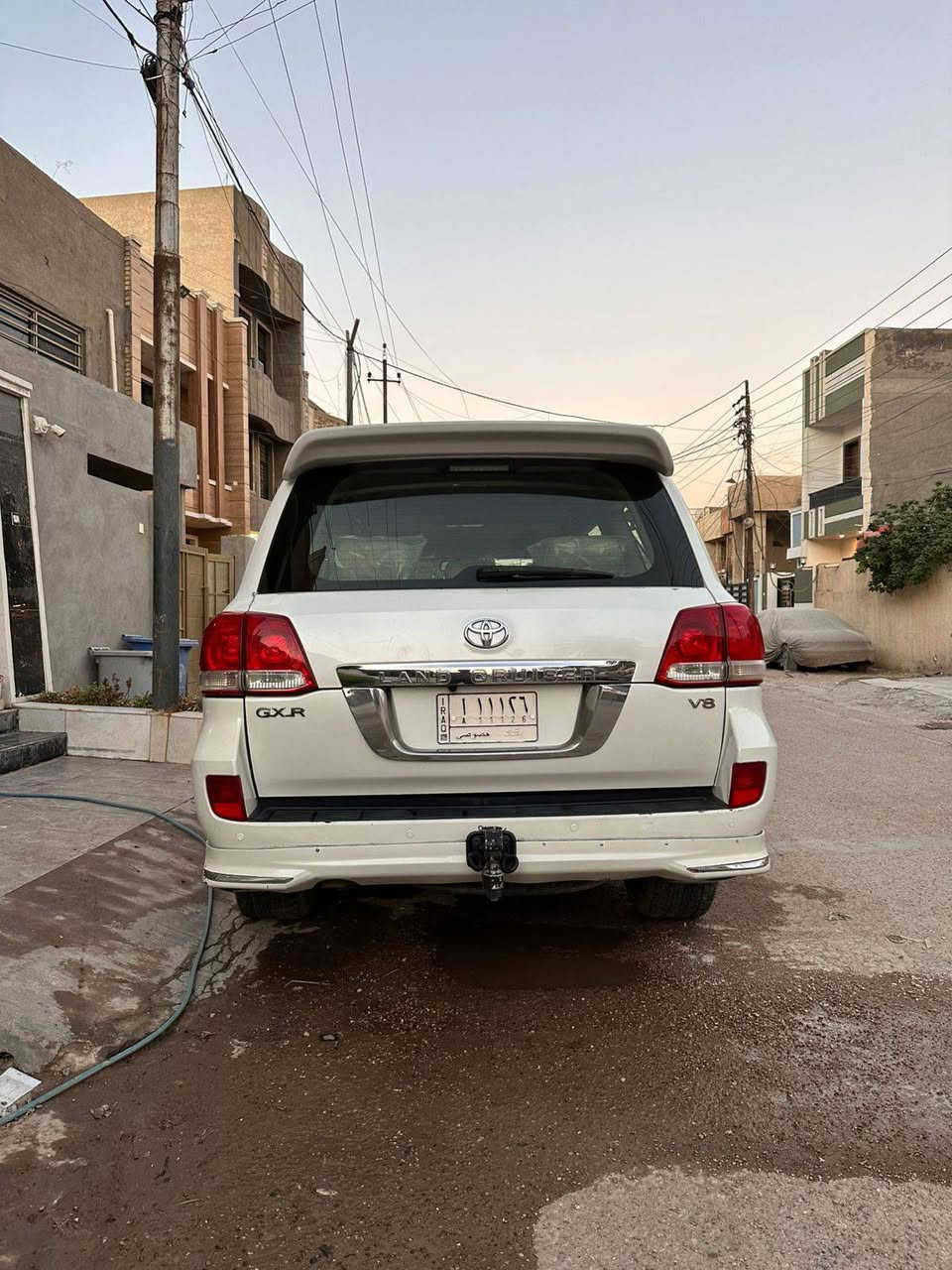 لاند كروزر 2009 بغداد /8سلندر قطعتين صبغ سيارة نضيفة مثل ما موضح السعر 255$ وبيها مجال ***********
