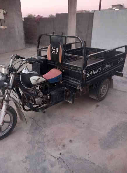 السلام عليكم ستوته للبيع موديل 16 عنوانها منطقه العرابضه منصوريه الجبل هذا رقمي*********** سعرها 900 وبيها مجال شيء قليل
